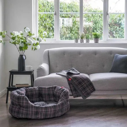 Plaid Oval Bed